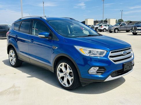 Used 2019 Ford Escape Titanium FWD image 2