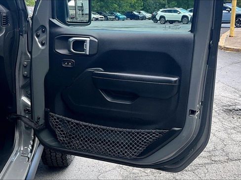 Used 2019 Jeep Wrangler Sport AWD/4WD image 13