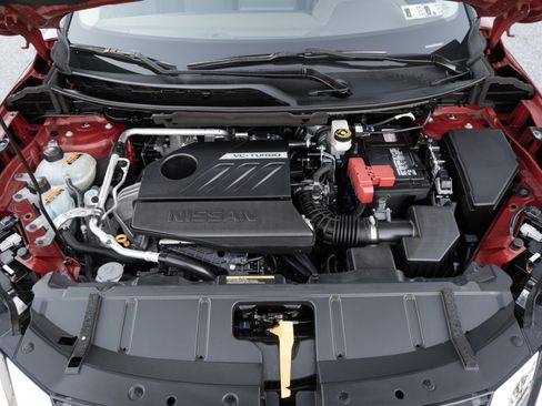 Used 2023 Nissan Rogue SV image 37