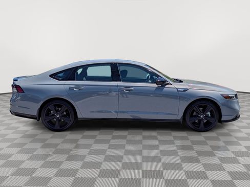 Used 2023 Honda Accord Sport image 6