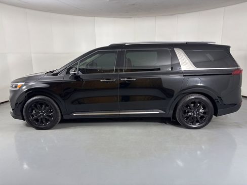 Used 2023 Kia Carnival SX Prestige image 5