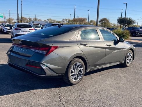 Used 2024 Hyundai Elantra SEL image 5