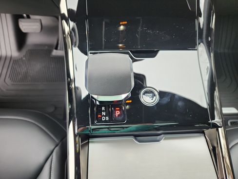 New 2026 Land Rover Range Rover Sport SE image 16