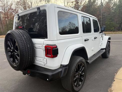 Used 2019 Jeep Wrangler Unlimited Sahara image 5