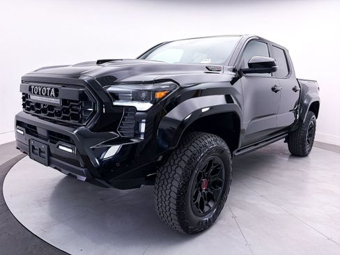 Used 2024 Toyota Tacoma TRD Pro AWD/4WD image 15