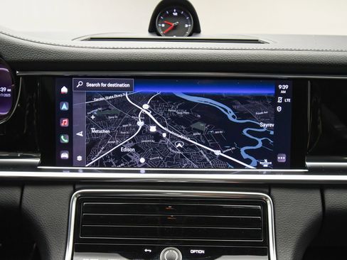 Used 2022 Porsche Panamera 4S image 40