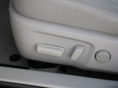 Used 2016 Toyota Camry LE image 12