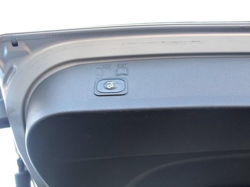 Used 2018 Ford Escape SEL FWD image 31