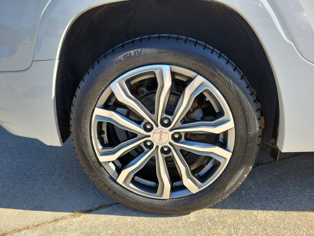 Used 2018 GMC Terrain Denali w/ GMC Pro Grade Package AWD/4WD image 5