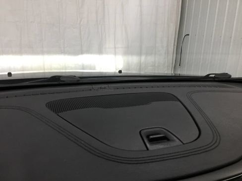 Used 2019 Jeep Cherokee Limited AWD/4WD image 18