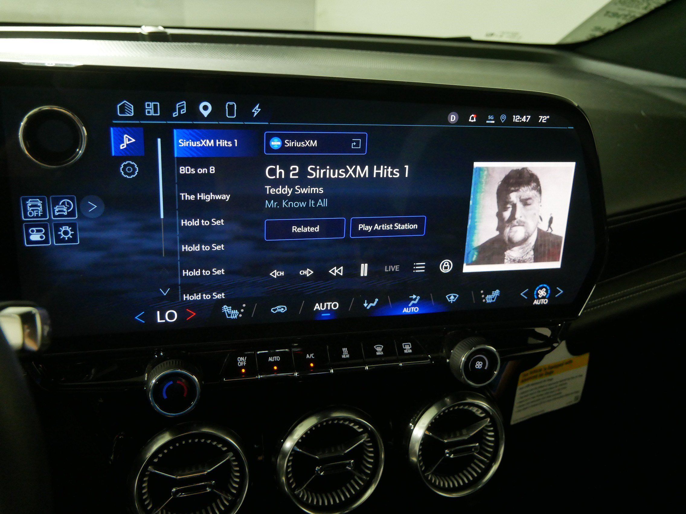 Used 2024 Chevrolet Blazer EV LT AWD/4WD image 22