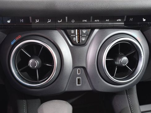 Used 2021 Chevrolet Blazer LT image 30