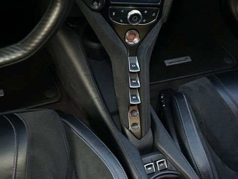 Used 2020 McLaren 720S Spider image 27