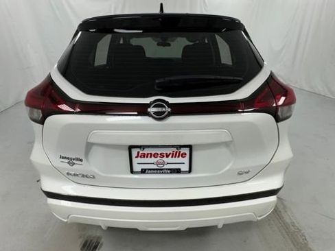 Certified 2023 Nissan Kicks SV FWD image 4