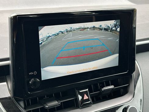 Used 2025 Toyota Corolla LE image 16