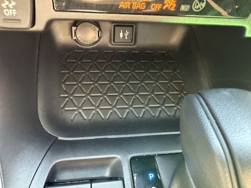Certified 2019 Toyota RAV4 XLE AWD/4WD image 12