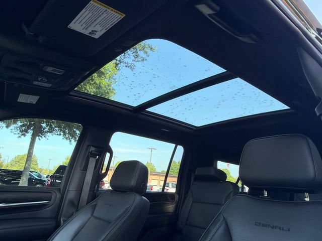 Used 2022 GMC Yukon XL Denali w/ Denali Premium Package AWD/4WD image 33