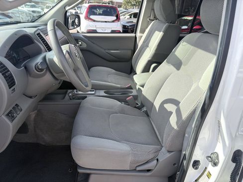 Used 2011 Nissan Frontier SV RWD image 17