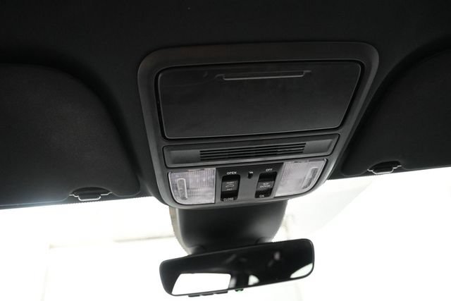 Used 2023 Honda Odyssey Sport image 12