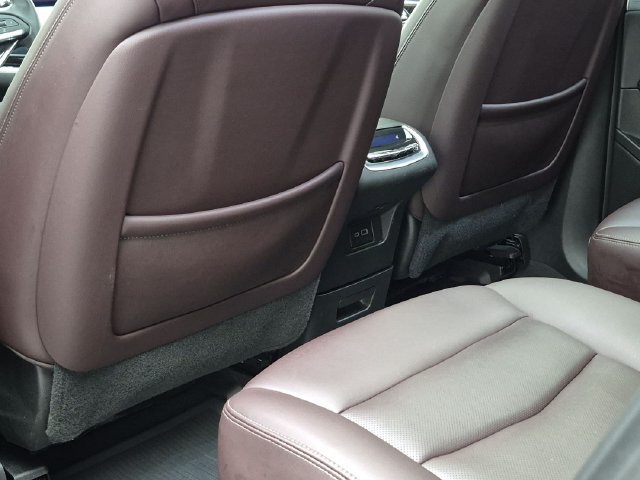 Certified 2024 Cadillac XT6 Premium Luxury w/ LPO, Floor Liner Package AWD/4WD image 23