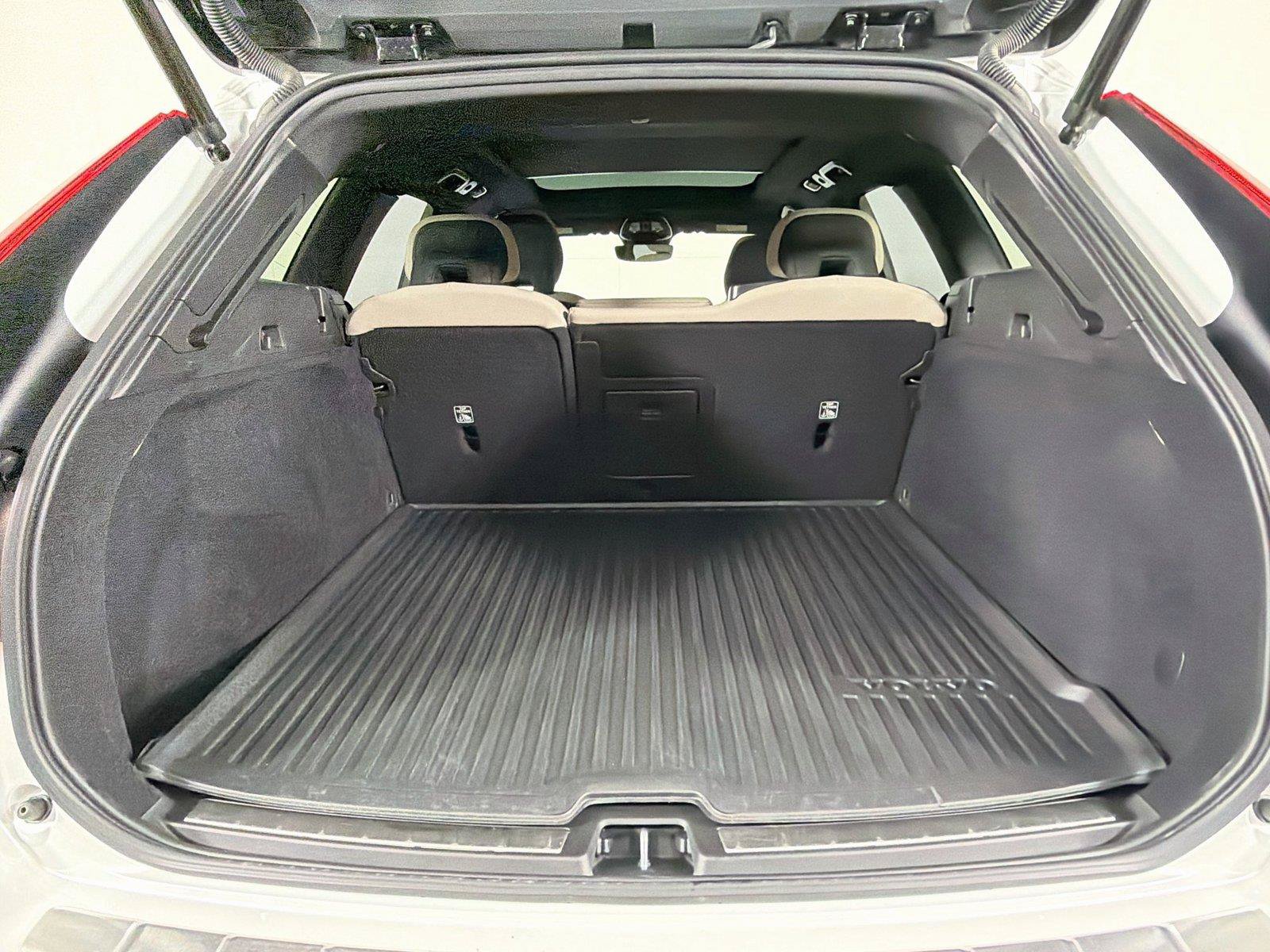 Used 2026 Volvo XC60 B5 Plus AWD/4WD image 14