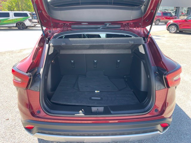 Used 2025 Chevrolet Trax LT w/ LT Convenience Package FWD image 7