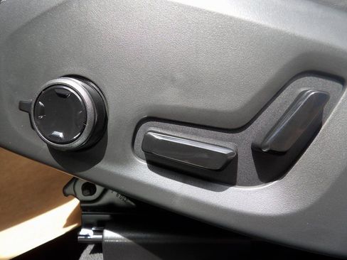 New 2026 Volvo XC60 B5 Ultra w/ Climate Package image 13