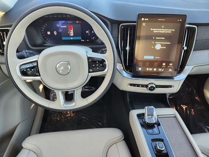 New 2026 Volvo XC90 B6 Ultra w/ Protection Package