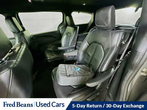 Used 2022 Chrysler Pacifica Touring-L w/ S Appearance Package image 25