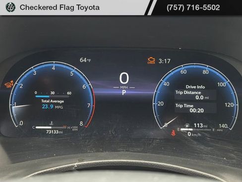 Used 2023 Toyota Highlander Limited image 12