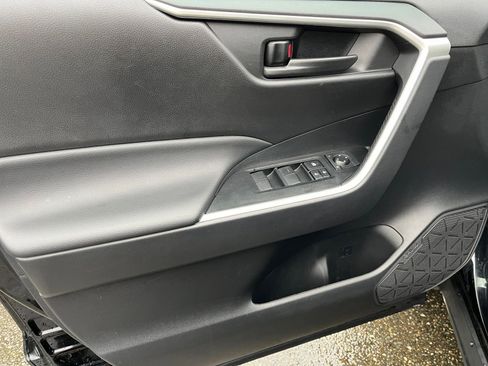 Used 2025 Toyota RAV4 LE image 20