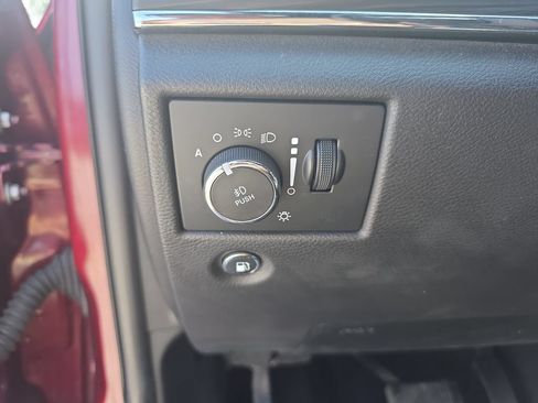 Used 2020 Jeep Grand Cherokee Limited w/ Luxury Group II RWD image 17