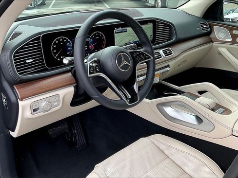 New 2026 Mercedes-Benz GLS 450 4MATIC image 6