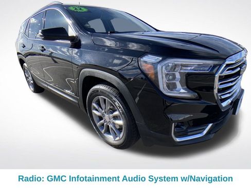 Used 2022 GMC Terrain SLT w/ Infotainment Package II image 9