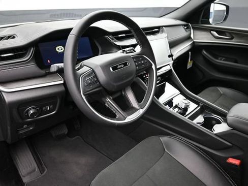 New 2026 Jeep Grand Cherokee L 4WD image 5
