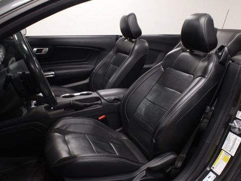 Used 2019 Ford Mustang GT Premium w/ Equipment Group 401A RWD image 5