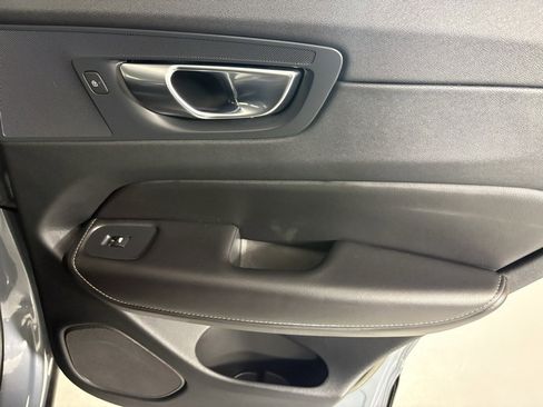 Used 2023 Volvo XC60 B5 Ultimate image 15