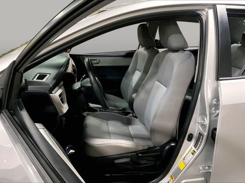 Used 2016 Toyota Corolla LE FWD image 8