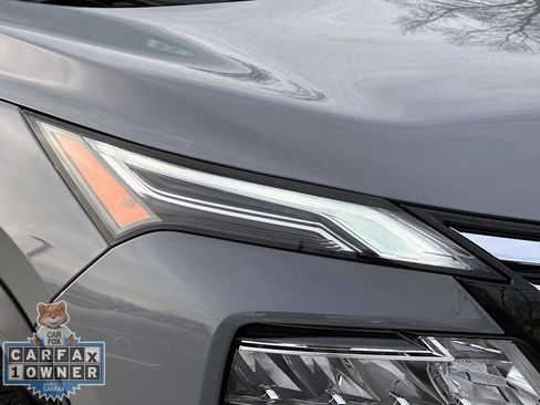Used 2025 Nissan Rogue Platinum w/ Tech Package AWD/4WD image 13