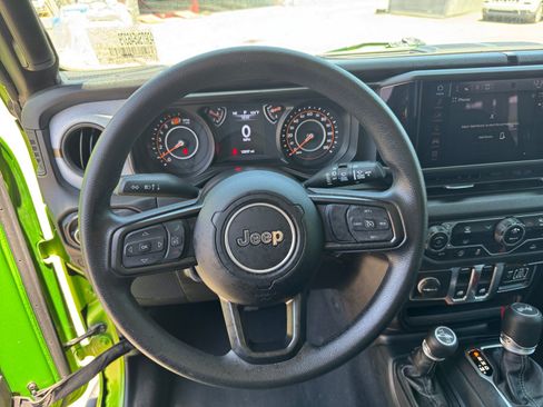 Used 2025 Jeep Wrangler Sport AWD/4WD image 14