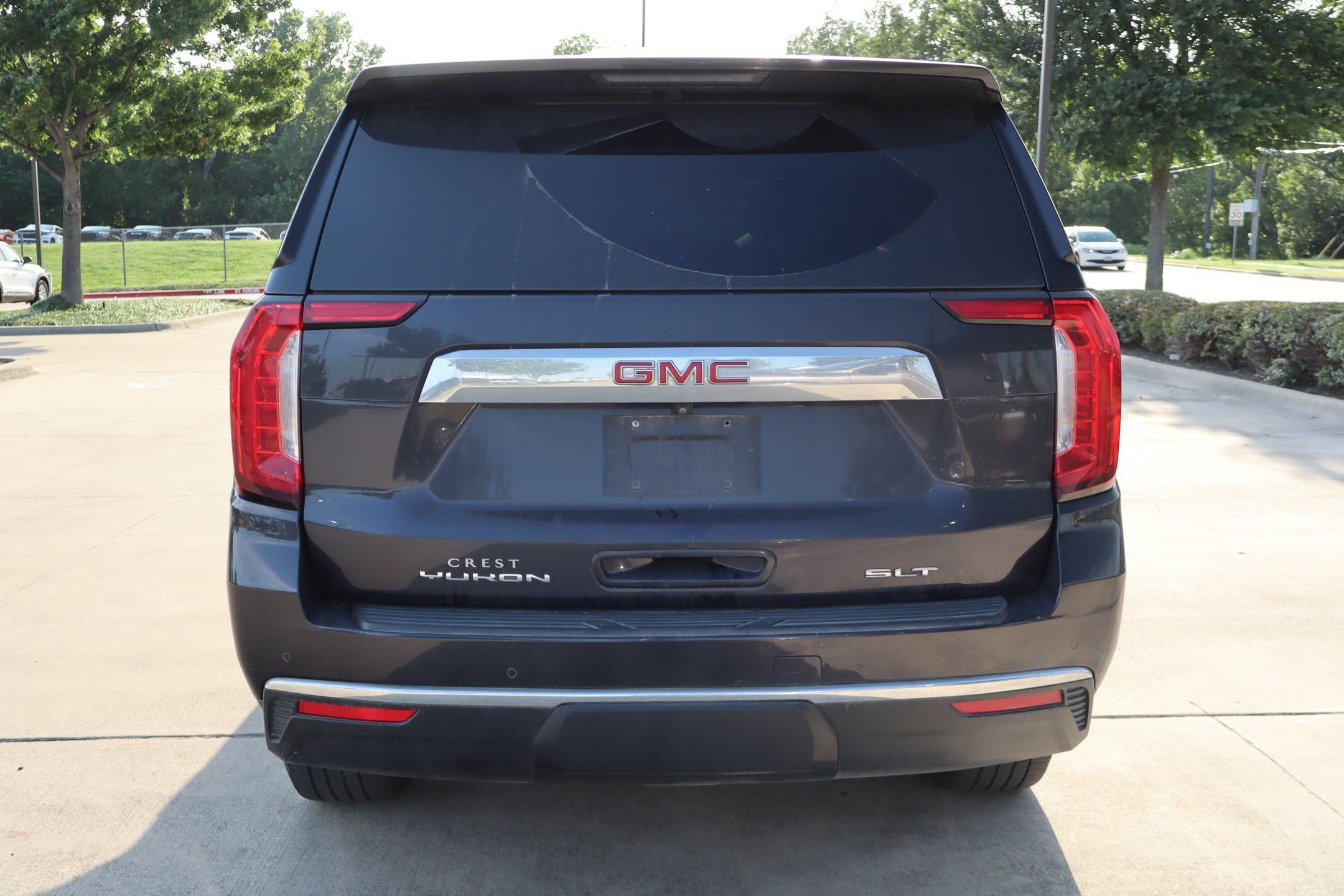 Used 2023 GMC Yukon SLT AWD/4WD image 4