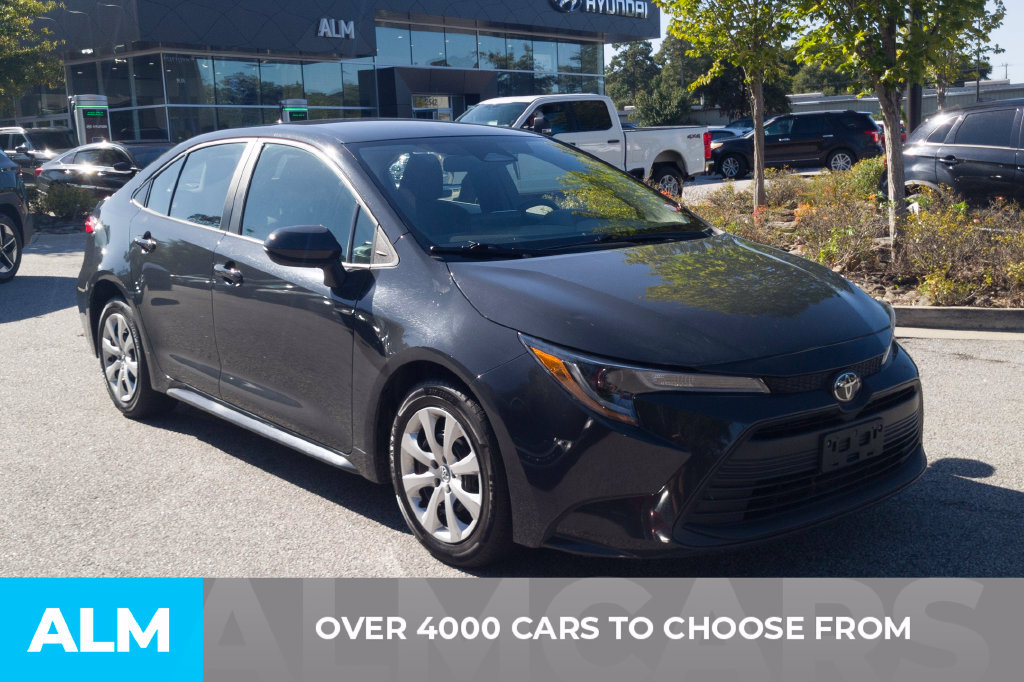Used 2024 Toyota Corolla LE FWD image 2