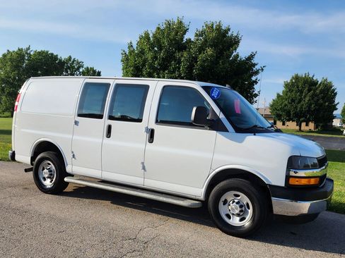 Used 2023 Chevrolet Express 2500 w/ Driver Convenience Package image 10