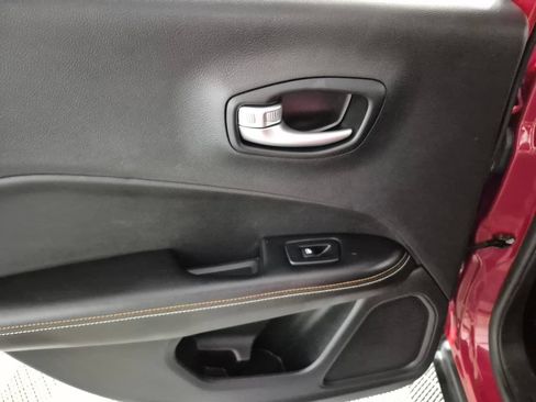 Used 2021 Jeep Compass Latitude FWD image 25