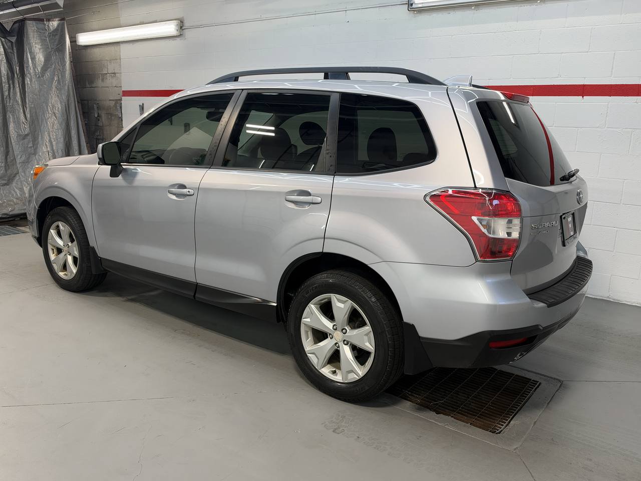 Used 2016 Subaru Forester 2.5i Premium w/ All-Weather Package AWD/4WD image 6