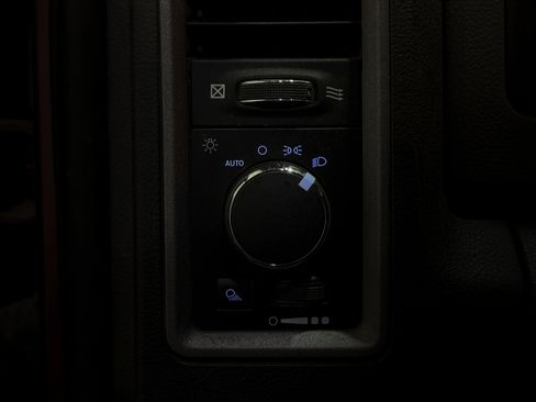 Used 2017 RAM 3500 Tradesman w/ Chrome Appearance Group image 8