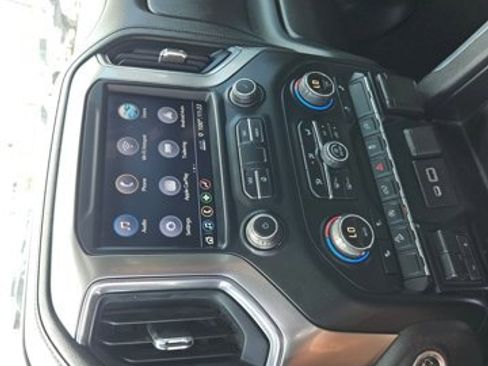 Used 2019 Chevrolet Silverado 1500 LT Trail Boss AWD/4WD image 18