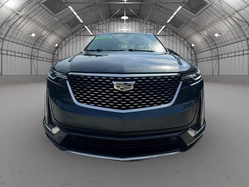 Used 2021 Cadillac XT6 Luxury FWD image 2