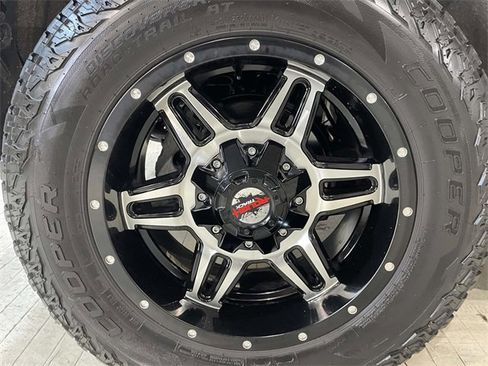 Used 2021 Toyota RAV4 XLE w/ Convenience Package image 14