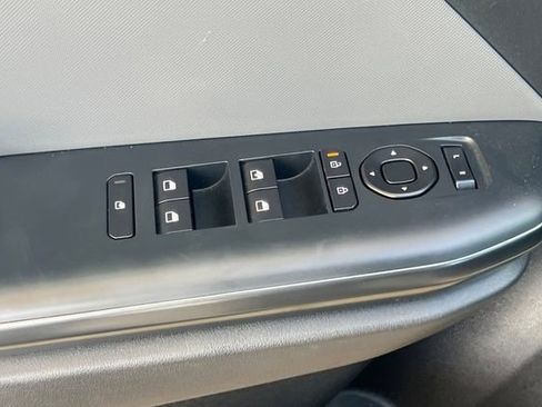 Used 2025 Kia K4 image 12